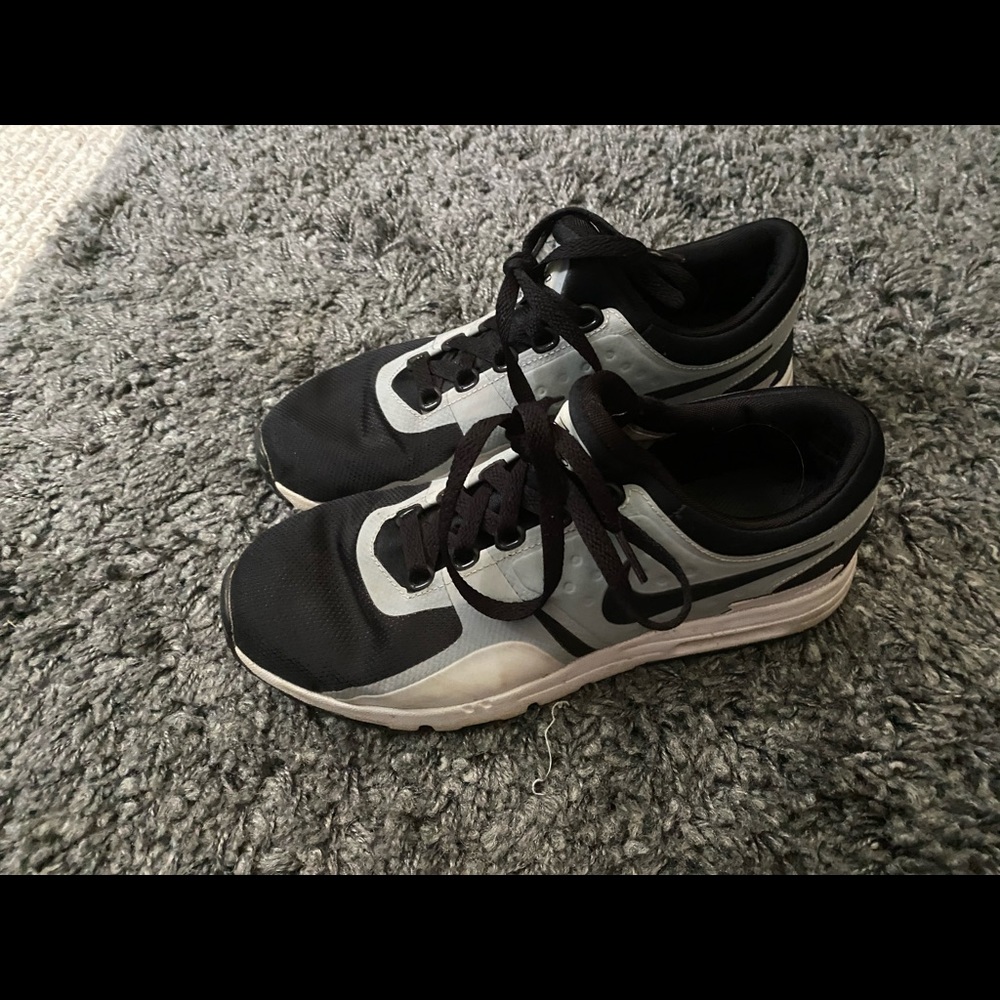 Nike tennis shoes